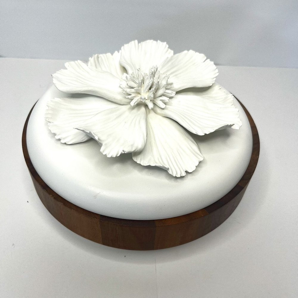 White Porcelain Magnolia Flower 3 D Wood Circular Box Keepsake Trinket Jewelry B